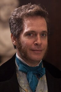 Tom Hollander