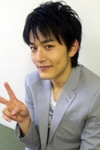 Tomoya Warabino