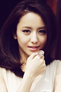 Tong Liya