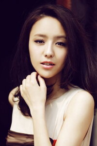 Tong Liya