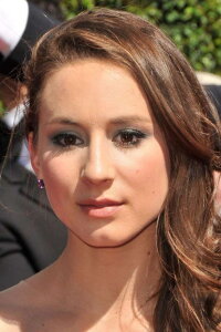 Troian Bellisario