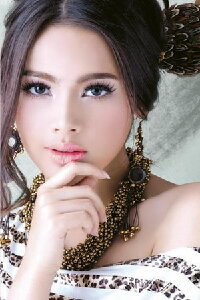 Urassaya Sperbund