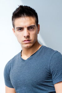 Vadhir Derbez