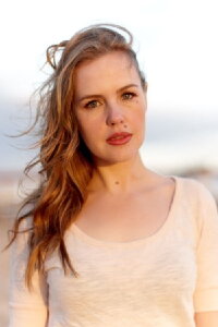 Victoria Thaine