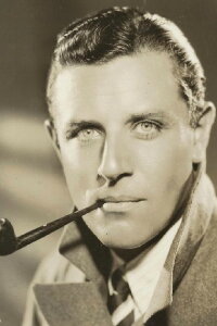 Warren Hull