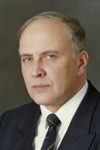 Yalçın Tura