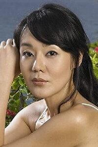 Yunjin Kim