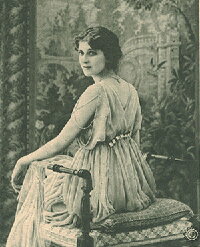 Yvette Andréyor