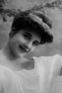 Yvonne maëlec