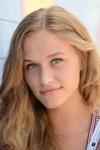 Zoe Graham
