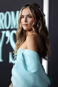 Zoey Deutch