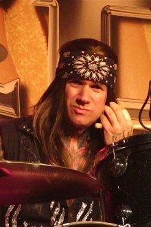 Darren Leader