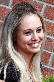 Eva Ujfaluši