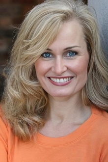 Gina Travis