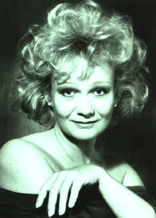 Juli Básti