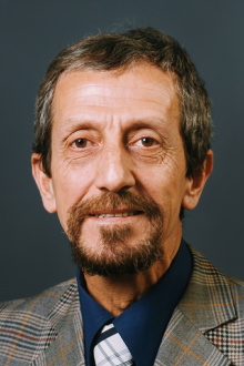 Necdet Yakın