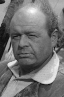 Niall MacGinnis