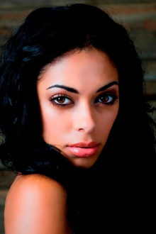 Shelley Nicole