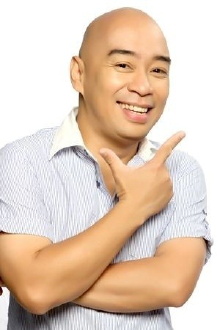 Wally Bayola