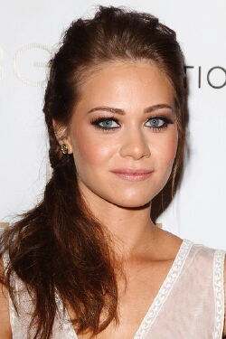 Amanda Leighton