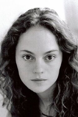 Angela Bettis