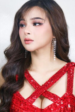 Angeli Khang