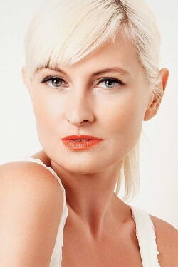 Bára Nesvadbová