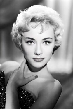 Carole Lesley