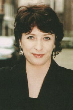 Caroline Quentin