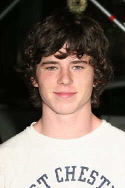 Charlie McDermott