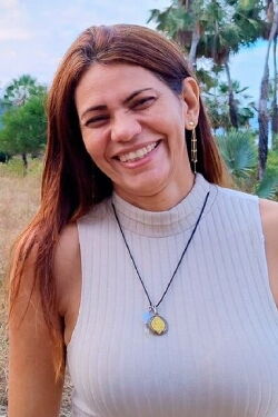 Dênia Cruz