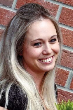 Eva Ujfaluši