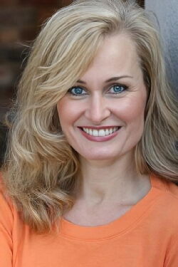 Gina Travis