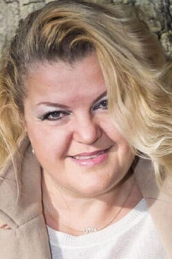 Helle Pilar Larsen