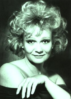 Juli Básti