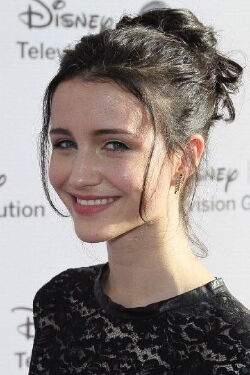 Julia Goldani Telles