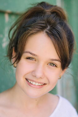 Julia Scarlett Dan