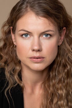 Laura Niils