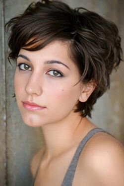 Lindsey Naves