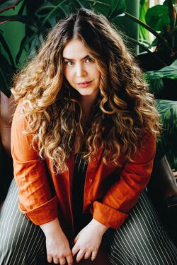 Lolla Tavares