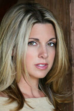 Niki Davis