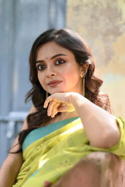 Solanki Roy