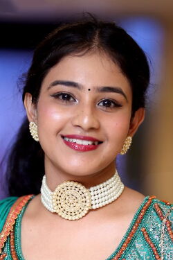 Yashna Muthuluri