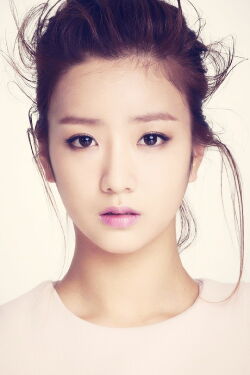 Yoon Bo-mi