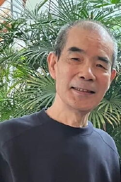 Zhengguang Yang
