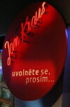 Uvolnete se, prosím (2004)