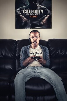 The Online Gamer (2009) - Stream Online