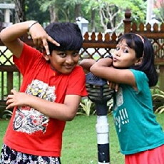 Uppum Mulakum (2015) - Stream Online