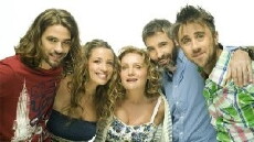 Piso sto spiti (2011) - Stream Online