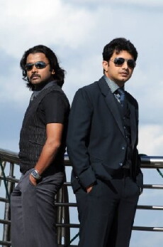 Uyarthiru 420 (2011) - Stream Online